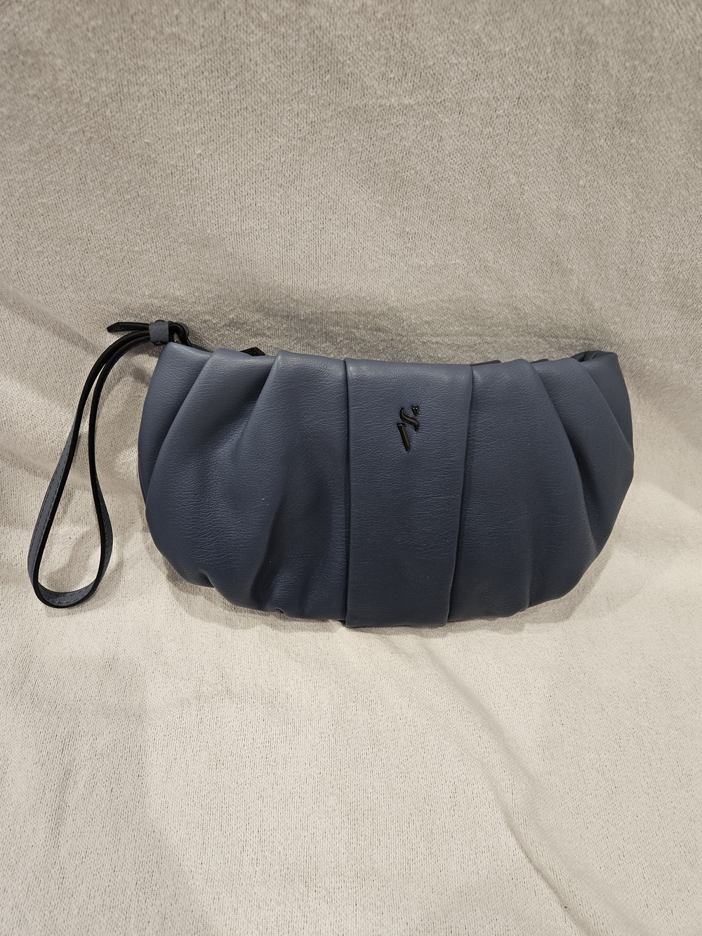 Simply Vera Wang Ombre Blue Pleated Wristlet Clutch